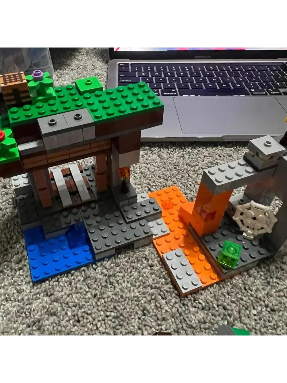 LEGO 21166 - Minecraft - The Abandoned Mine